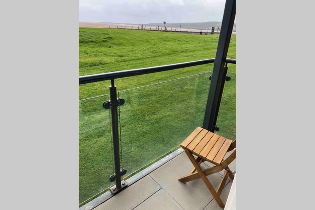 Cockledora, A Luxury Ground Floor Beachfront Apartment لينيلي المظهر الخارجي الصورة