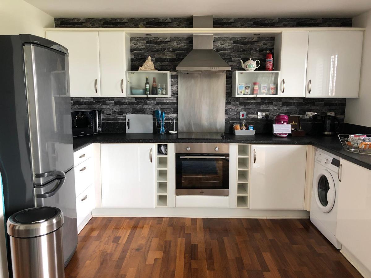 Cockledora, A Luxury Ground Floor Beachfront Apartment لينيلي المظهر الخارجي الصورة